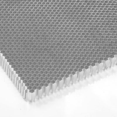 Taille ultra petite en aluminium de cellules de noyau de nid d'abeilles microporeux pour le filtre